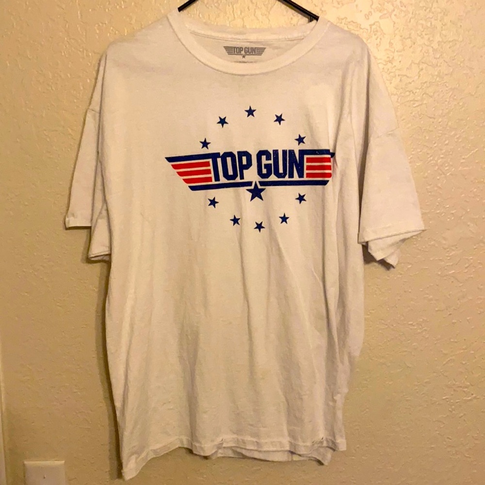 Top gun shirt in a 2xl men’s. White in color and brand new never worn.